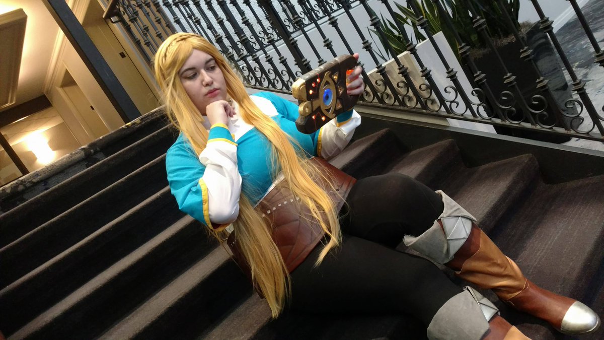 Alhon's tweet photo. A reminder that we were pretty awesome this summer. @thesidehomie @hijikatamamoru #ZeldaCosplay #BreathOfTheWild #CVG2017 https://t.co/AFCCbqnhqH