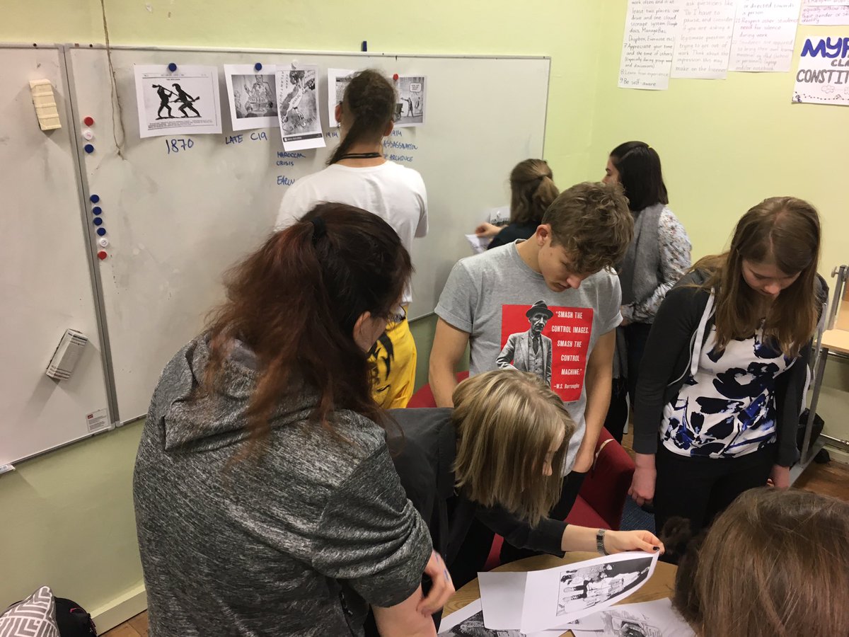 ISEstonia's tweet photo. DP 1 & 2 working together to create an interactive timeline of WW1. #gamification #dphistory https://t.co/uIM2nzsKaa