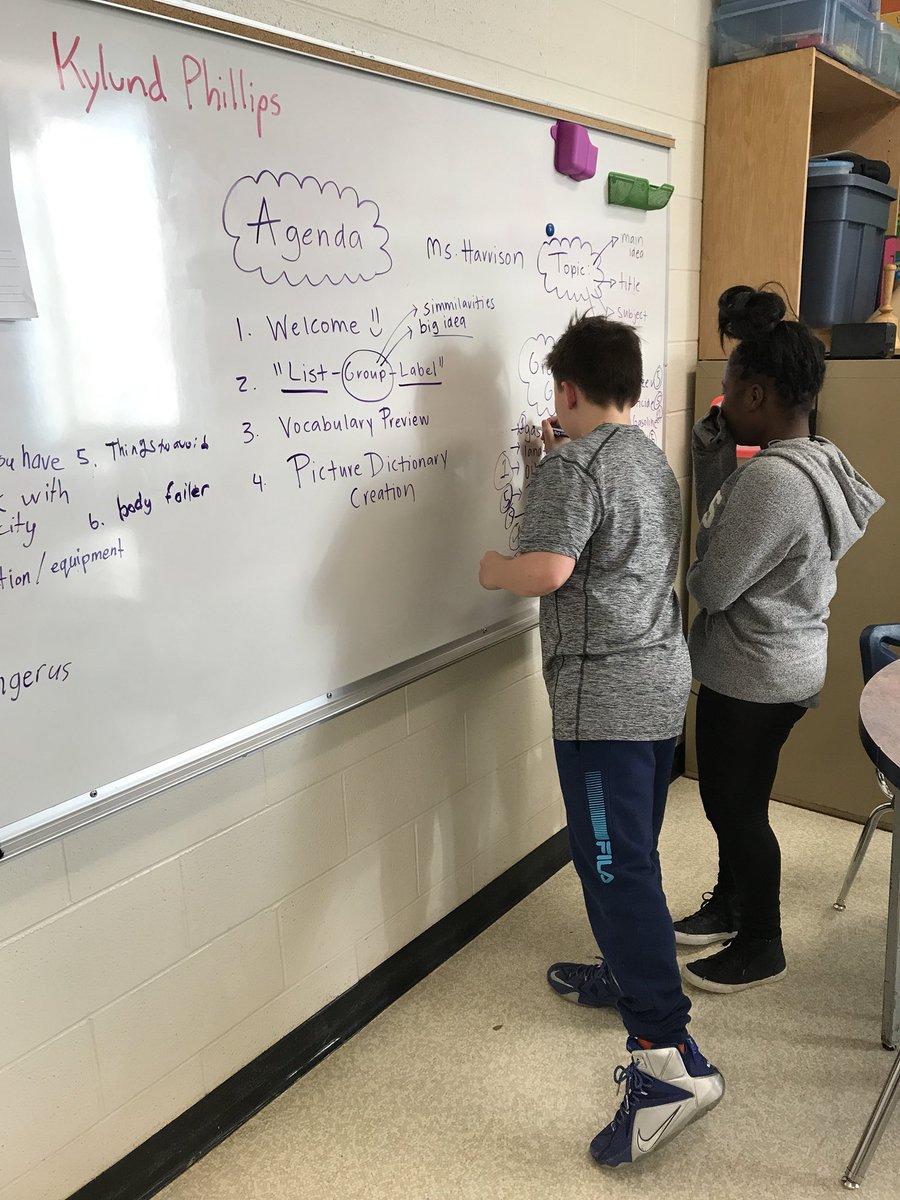 mrs_jen_davis's tweet photo. A fun few days at #BBMS #SD60...working on some literacy using #AVID strategies and design day! #MakerWay #DreamBig https://t.co/Hb8QgarZBp