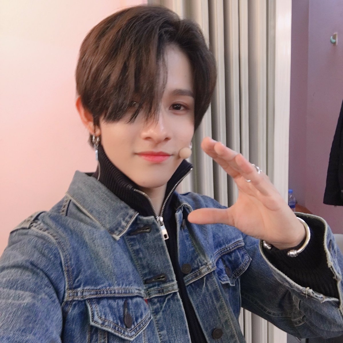 bravepunch_'s tweet photo. 171208 #심플리케이팝 #캔디 무대 완료!❤
역시 우리 가넷 응원소리 짱짱 최고에요💪
늘 한결같이 응원해주는 가넷 정말 감사합니다! 곧 다시 만나요💎💖
#Samuel #사무엘 #Candy #가넷 #Garnet https://t.co/mJio3M8VW5
