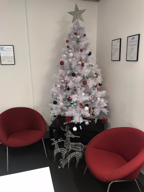 QuickSelectAus's tweet image. Christmas has arrived at the QuickSelect office and we’re all feeling festive. #QuickSelect #Homeloans #mortgageAus #CompareHomeLoans #Bestinterestrates