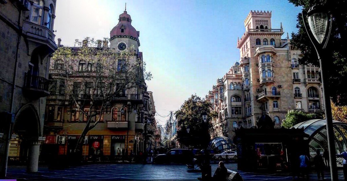 MeranoBaku's tweet photo. Sabahınız xeyir! 😊 #meranobaku #baku #azerbaijan #morning #winter https://t.co/TjMKw7dxp1