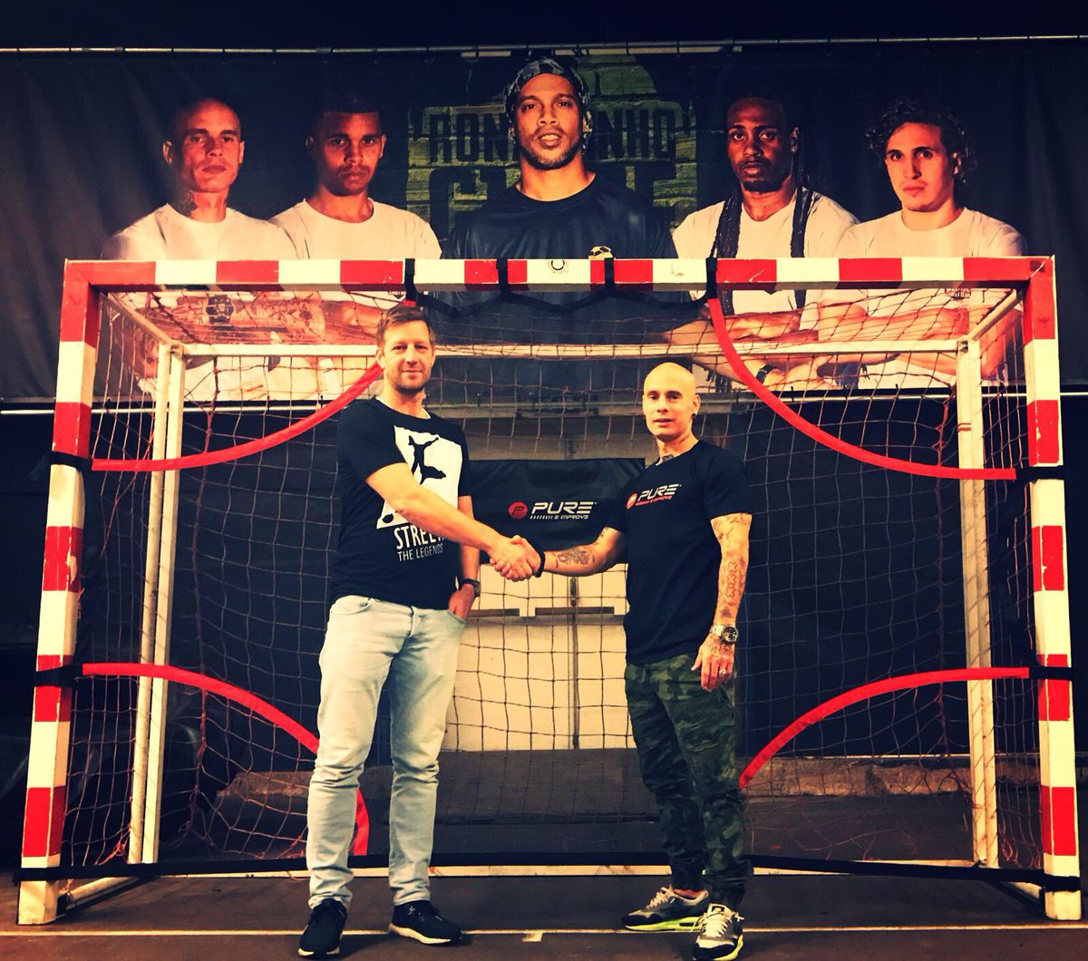 pure2improve's tweet photo. It's official! Collaboration between us and Streetkings 🔥
#streetkings #pure2improve #fitness #soccer #workout #sport @Streetkingseu https://t.co/Tw8TAB9jt7