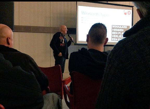 alliancefruit's tweet photo. Gisteravond topavond op bedrijf @LeeuwisMarcel met @RaboFoodAgri en @NFOfruit. Gedeelde conclusie; over 10 jaar is nog 50% van de telers over t.o.v nu met gelijkblijvend NL areaal fruitteelt.  Mening @LeeuwisMarcel: Nfo richt je op de blijvers in de sector. https://t.co/PuelxAtOWN