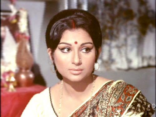 Happy birthday sharmila tagore these are the reasons who makes her an idol women  