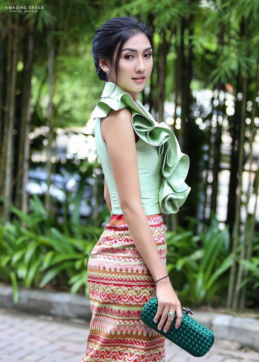 mmcutemodels's tweet photo. Mဆိုင္းလူ https://t.co/Urbc0Qcezj
