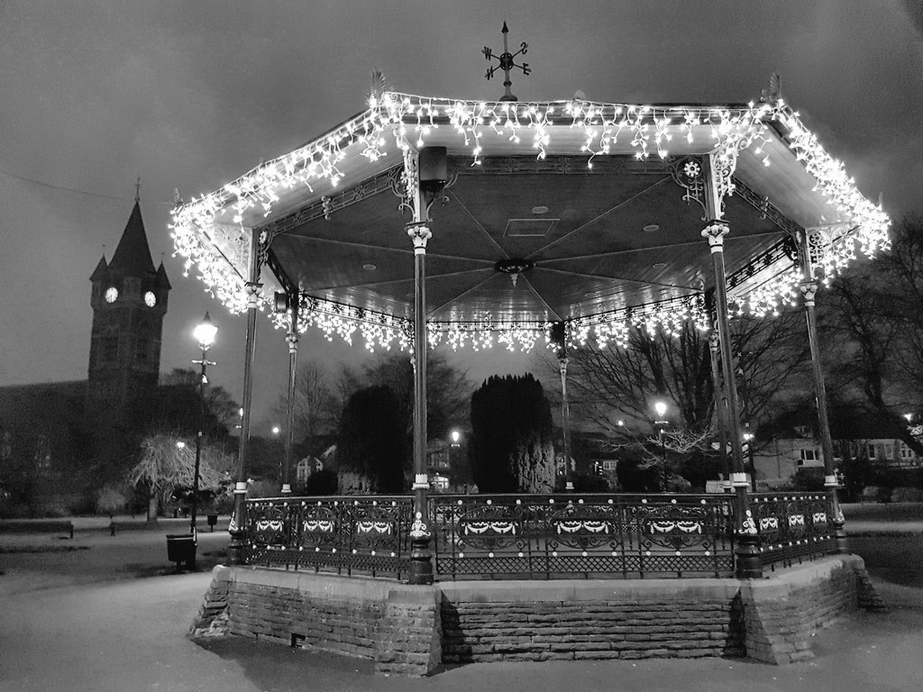 WalkthroughNPT's tweet photo. Heading to work and saw the lights on the bandstand in Victoria Gardens, Neath. Always great to see a festive Neath Port Talbot. Please share your festive photos using the hashtag #ChristmasNPT and we'll retweet our favourites! https://t.co/sl0VkDo7uB