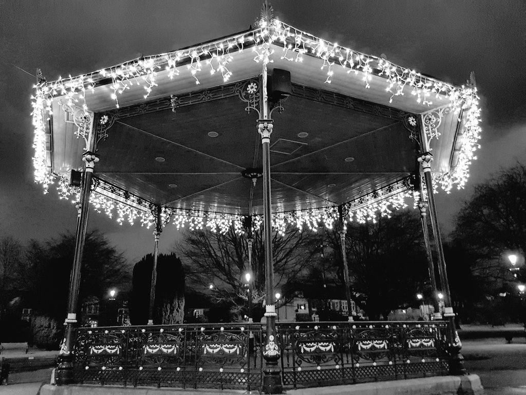 WalkthroughNPT's tweet photo. Heading to work and saw the lights on the bandstand in Victoria Gardens, Neath. Always great to see a festive Neath Port Talbot. Please share your festive photos using the hashtag #ChristmasNPT and we'll retweet our favourites! https://t.co/sl0VkDo7uB