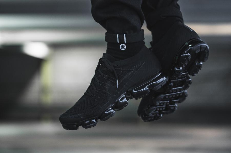vapormax triple black flyknit 3