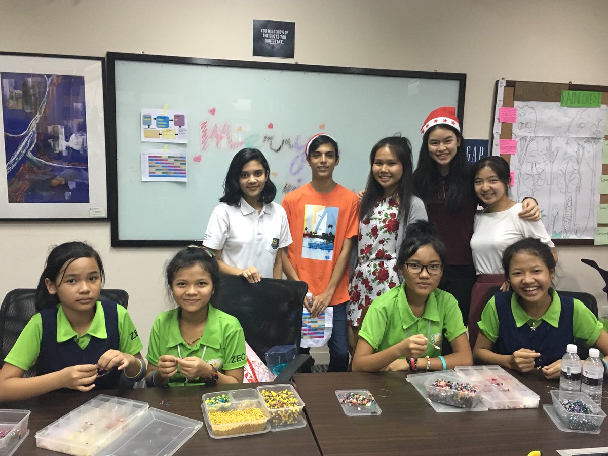 GIS_Transition's tweet image. Having a great time in the refugee christmas party!🎄Thank you so much @ActionGis for all the hard work put into this as well for the other strands helping!❤️ #GisLearning