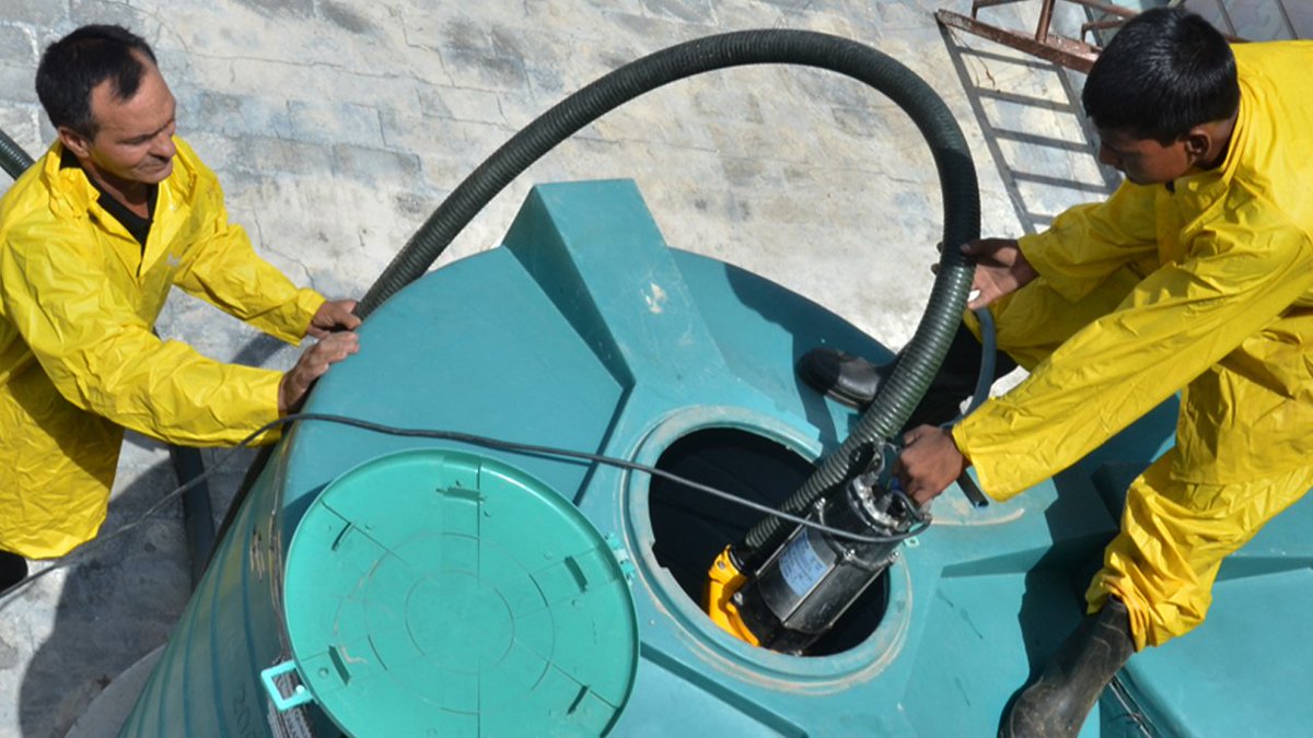 truneto's tweet photo. We provide professional water tank cleaning services with #truneto #AnyService #AnyTime๐
https://t.co/0jlzmgGyqq https://t.co/XucsOnOfA9