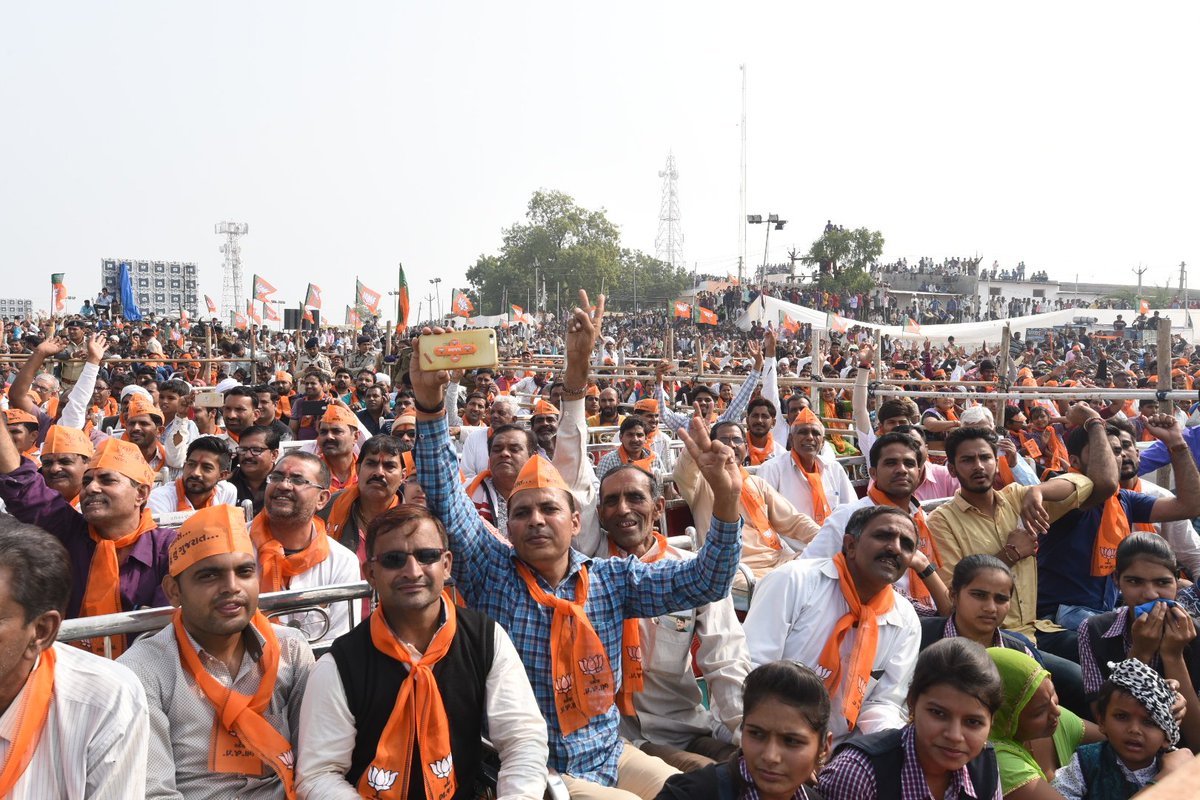 Addressed a huge public meeting in Banaskantha district. Under the @BJP4Gujarat Governments, North Gujarat has been transformed. This region is making strides in agriculture and solar energy.
