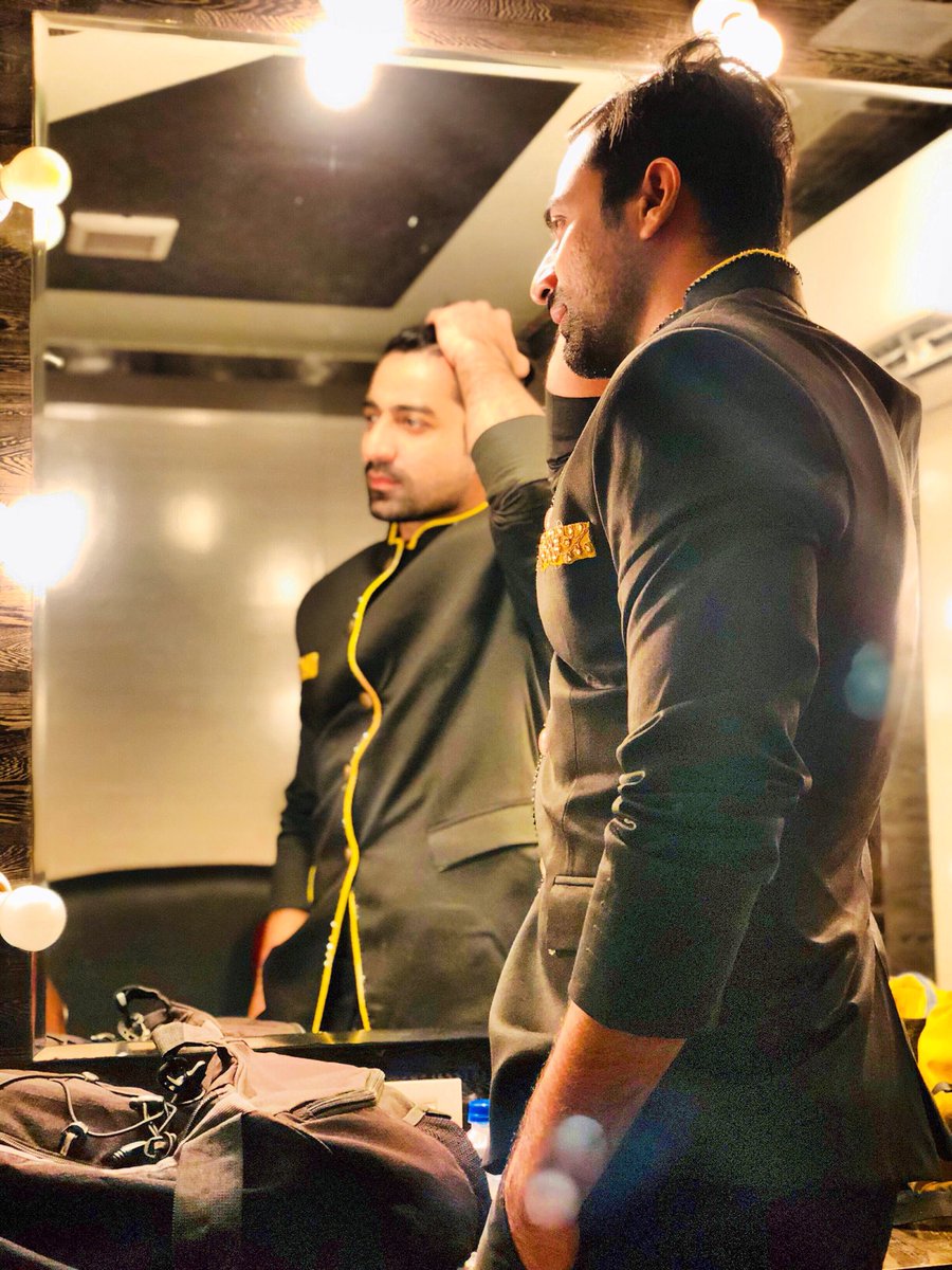 Anand_here_'s tweet photo. When life gets blurry, Adjust your focus.
#lifequotes #blurryface #focusedlife #stayreal #beyourself #shootlife #dance #stayfit #fitness #anandrajpurohit #shiblang https://t.co/X4aPcfnw8Z