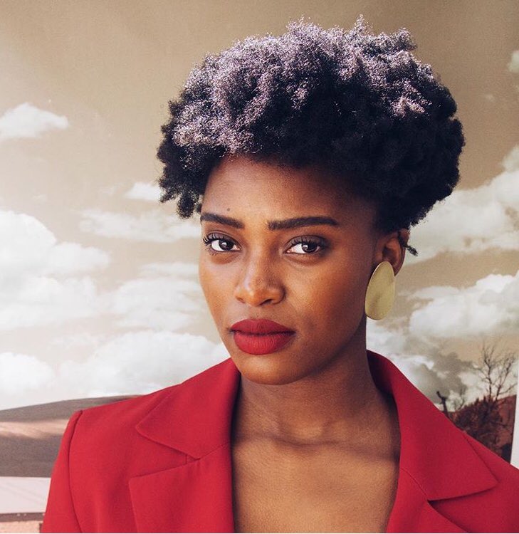 LADY IN RED \\ #Artist @tony_gum#werkingit In the Mismatched #earrings by #waifjewellery #dressupyourlobes #facefurniture magpieontherun.com/product/mismat… #styleinspo #witd #fblogger #shopsmall