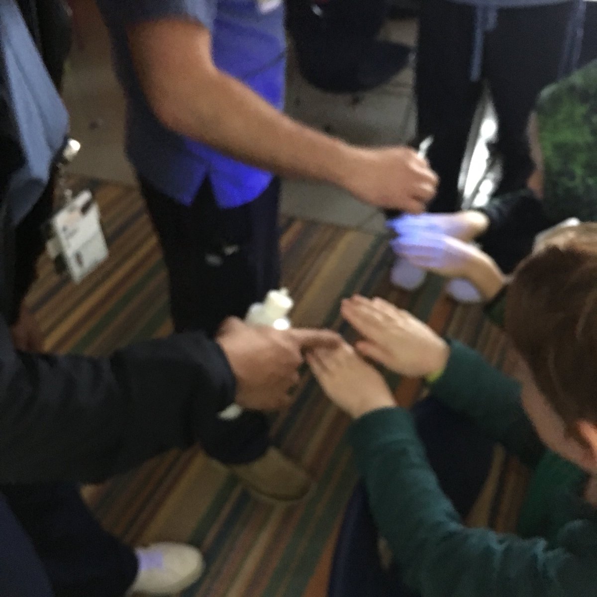 andie245's tweet photo. 6. #handwashing #healthfair2017 @MeriwetherLES @MLSPE @Not_Kobe_ https://t.co/xTysQYcWL0