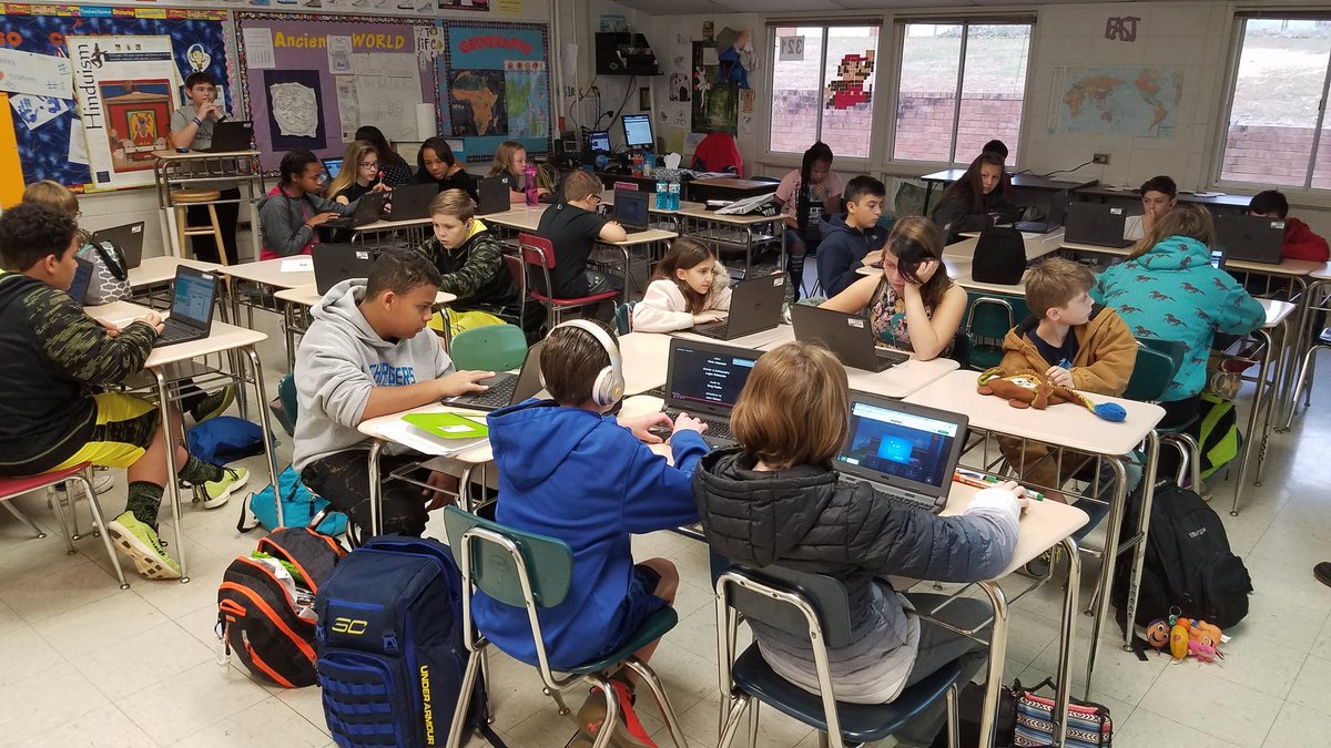 skygazer52l's tweet image. Mr. Lalanne&apos;s 6th grade SS class coding Flappy studio.code.org/flappy/4
#PowerofcodeOCS