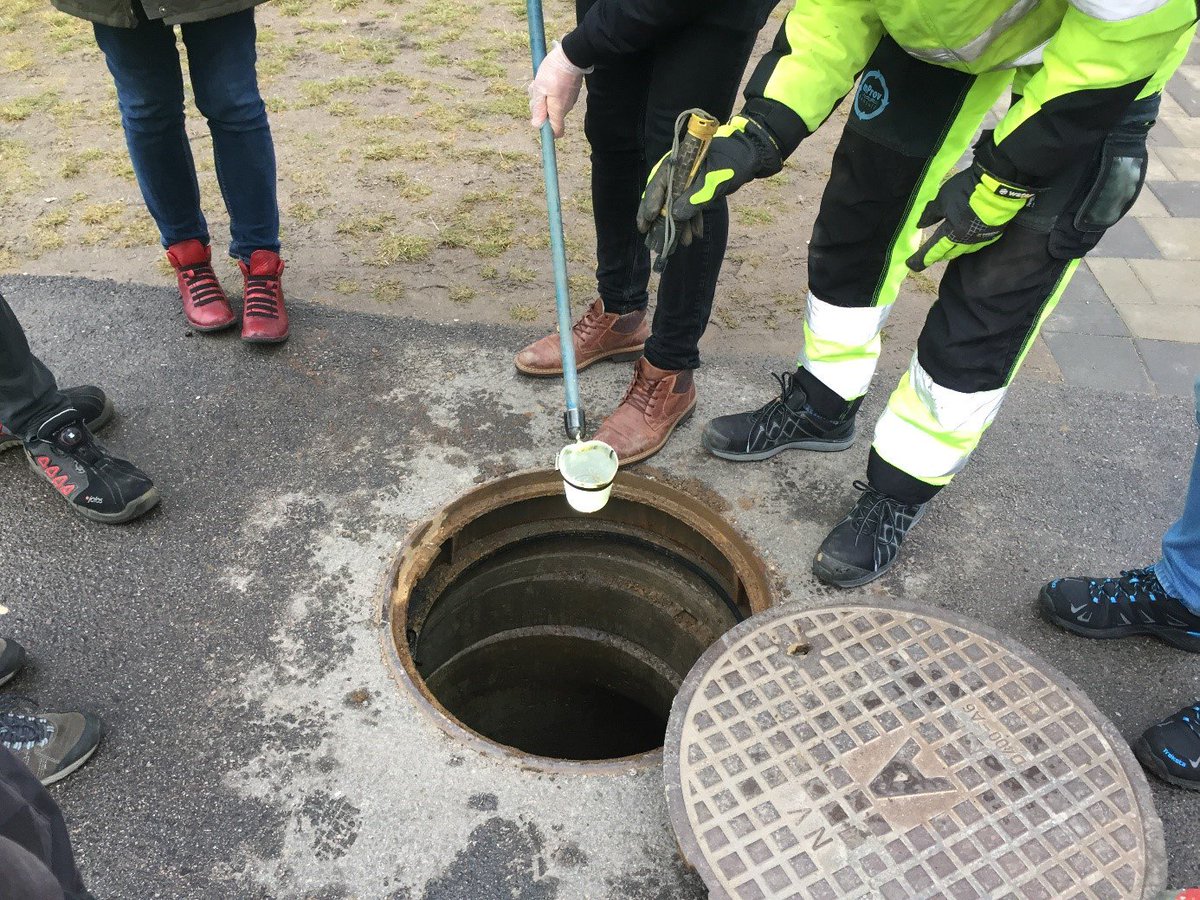 BiototalGroup's tweet photo. I veckan anordnade Biototal ett seminarium om biohud-provtagning. Vi kollade även in kulvertsystemet i Vallstaden och ozonanläggningen på Nykvarns reningsverk. Spännande och lärorikt!  #provtagning #avlopp #uppströms #biototal #cirkulär ekonomi https://t.co/cMC5tG6u5F