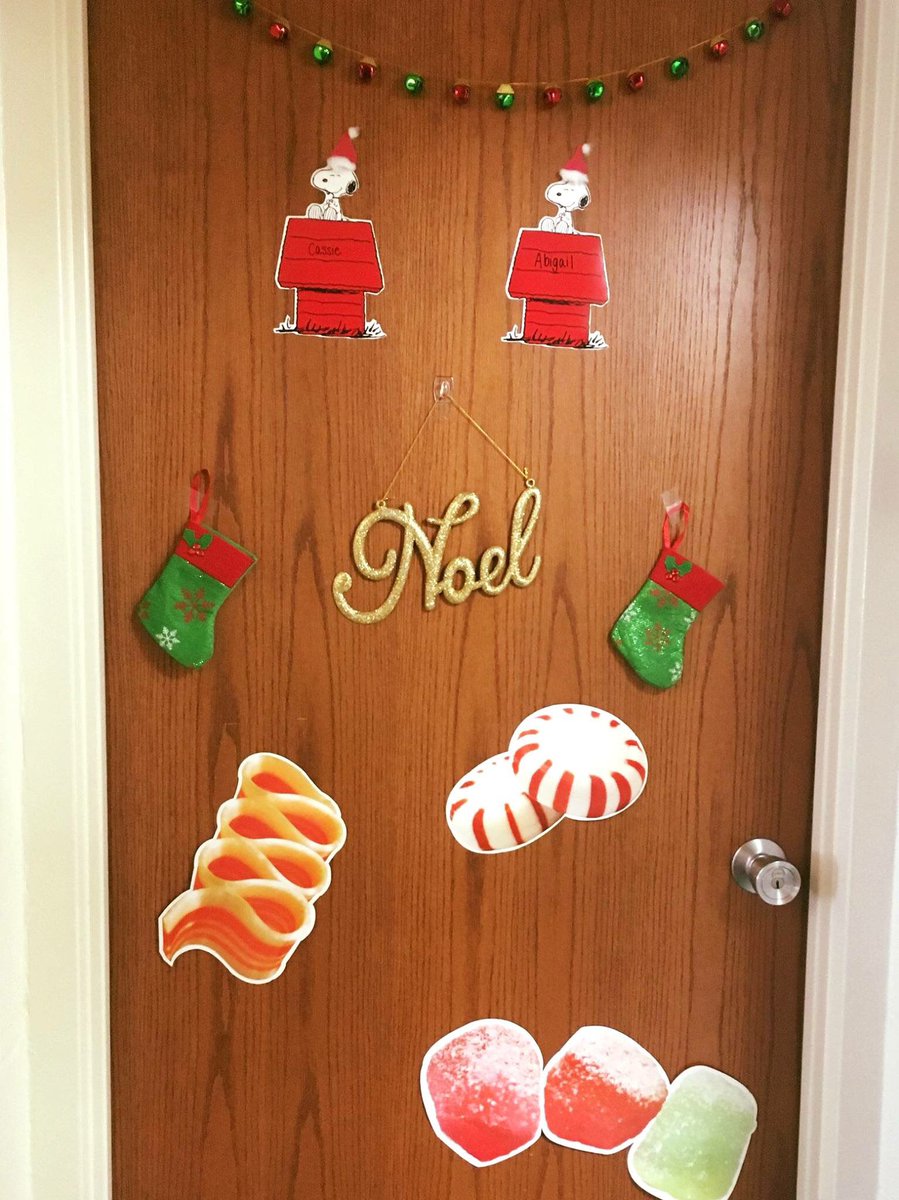 cu_adormable's tweet image. We love Christmas and so does Abigail Ruth Watkins! #xmas #snoopy #jinglebells #noel