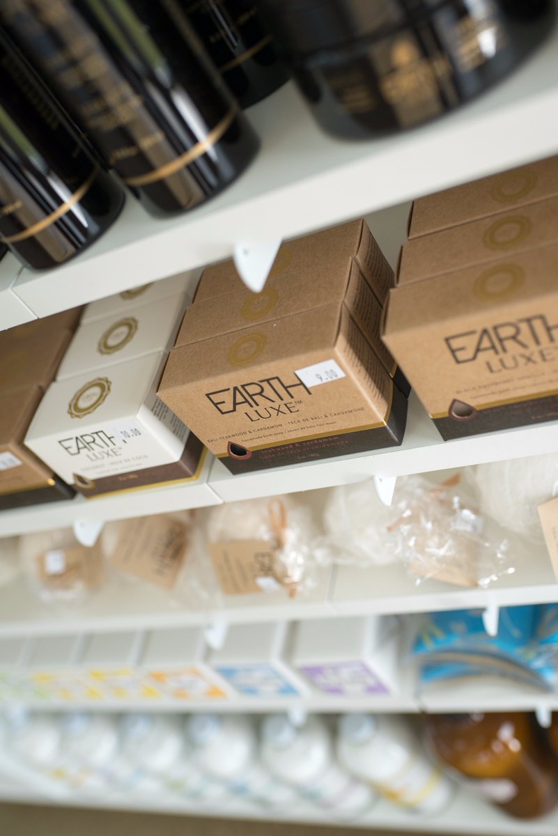 GetActiveHW's tweet photo. Still searching for stocking stuffers for the holidays? Stop by and check out our awesome selection of Earth Luxe, soaps, scrubs, oils, diffusers, bath salts and bath bombs. #holiday2017 #caretailers @VGMRetail https://t.co/XPytKeAxt6