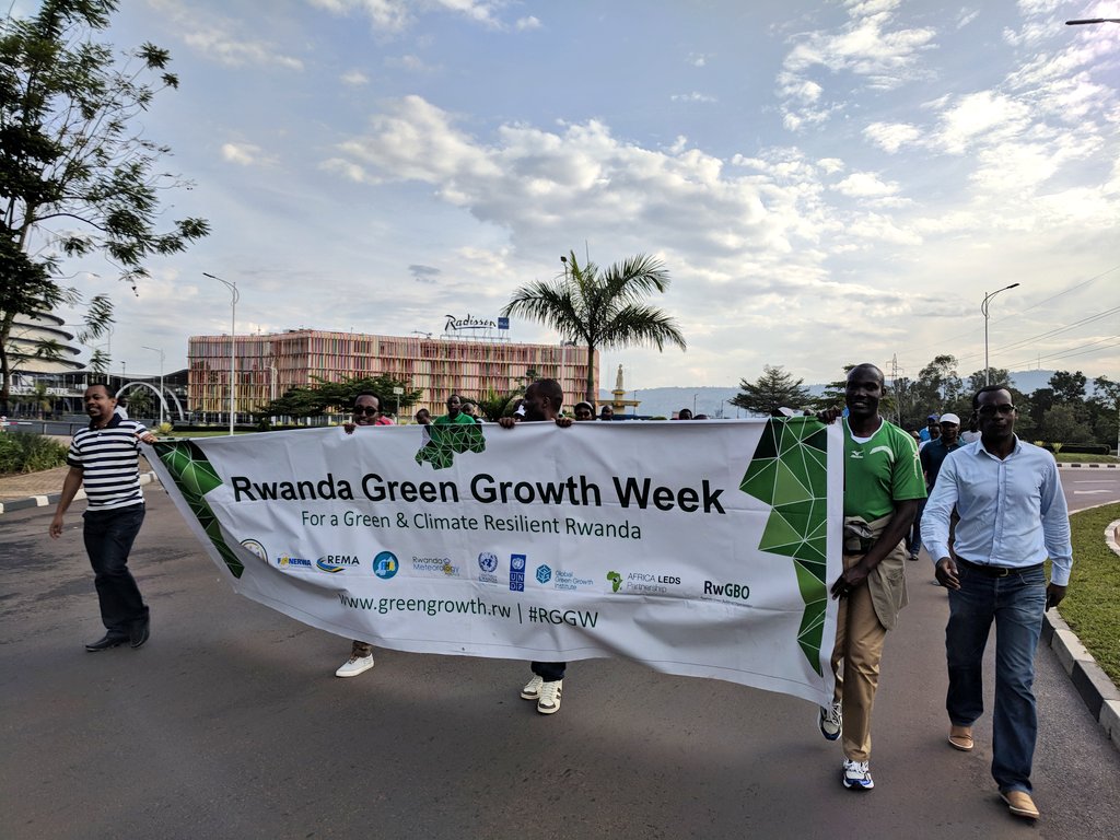 EnvironmentRw's tweet photo. Thanks to everyone who has joined the #GreenRwanda walk to mark the closing of the #Rwanda Green Growth Week. #RGGW https://t.co/VosOUMVk3U