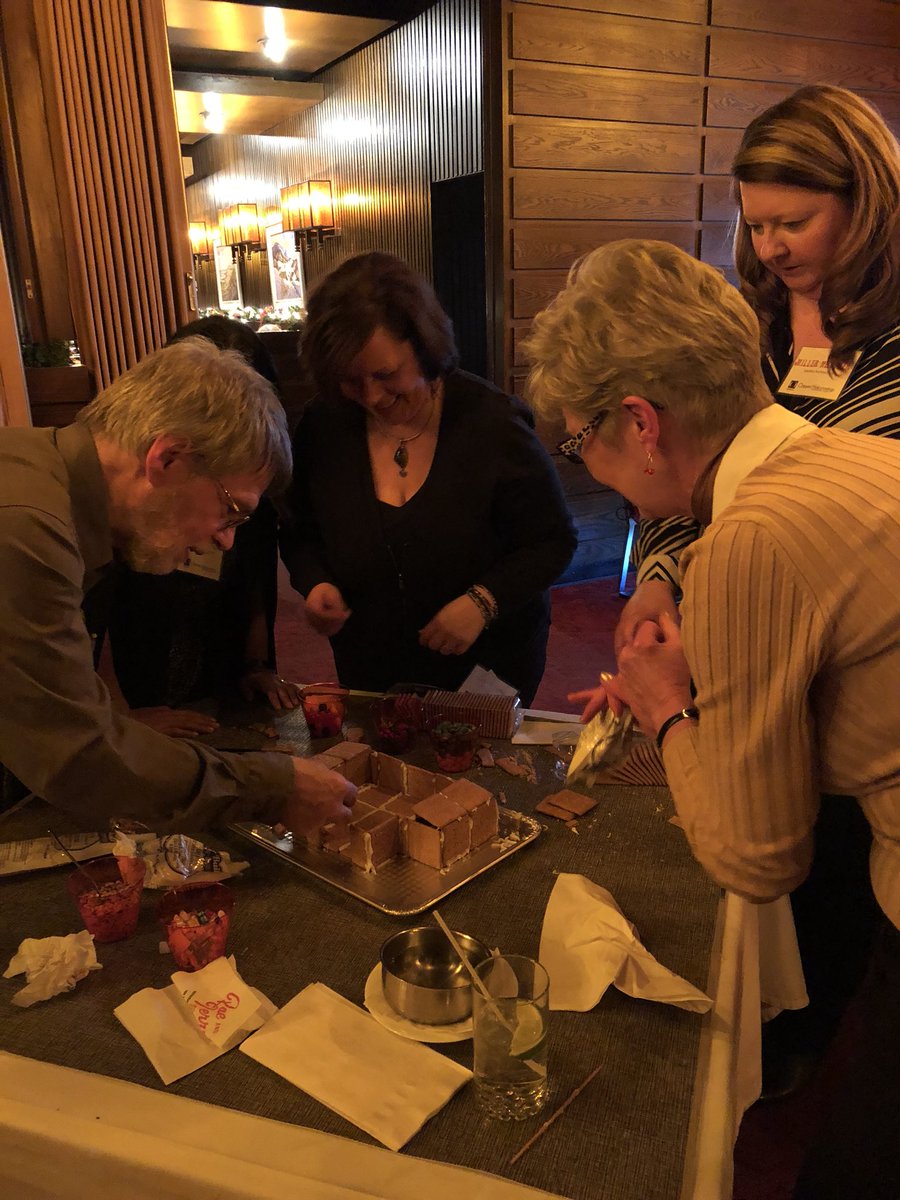 thePIDIM's tweet photo. Good times! Thank you to @odysseywallcoverings for hosting a fabulous holiday party last night at the iconic Rae &amp; Jerry’s! And thank you to all the #PIDIM members and #friendsofpidim who came out for some festive fun! https://t.co/fVohuf43eH