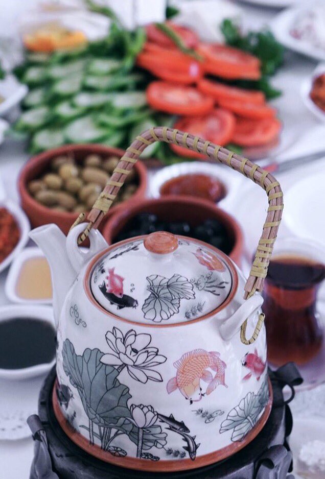 Haftanın son günü de bitti sayılır🤗
Haftasonu sıcacık demli bir çay, tatlı tatlı yanan bir kuzine, anne elinden bir kahvaltı... kimler Urla’ya geliyor 🙋🏻‍♀️
📸 <a href="/gurmecanlar/">Gürmecanlar</a> ✨