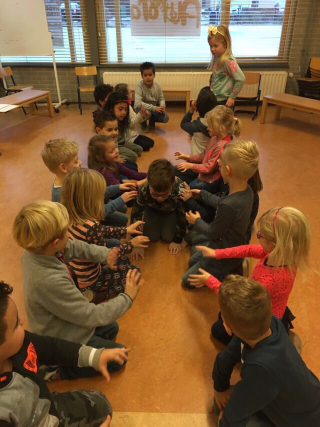 ASGAurora's tweet photo. Kanjertraining: met je witte pet op wasstraat spelen. @Kanjertraining https://t.co/UU3shTkSOz
