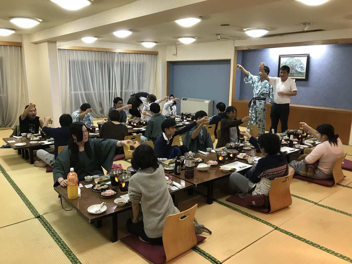 Twitter पर ゆうび小さな学園 恒例の大宴会 豪華料理でお酒も進みます