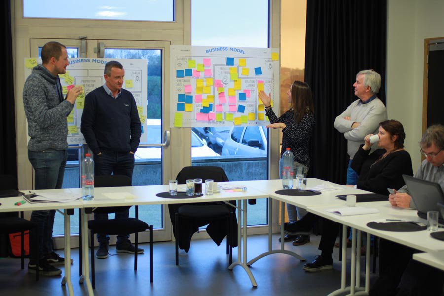 10 PME de Liège découvrent que pr trouver de l'info sur Internet pas besoin d'être spécialiste de Google et que pr valoriser cette info une mise en scène aide beaucoup. Hier, dans le cadre des ateliers IS <a href="/intellstrat/">Intell. Stratégique</a> GAL Pays de Herve et de la SPI- Pq pas vous en 2018? is@spi.be