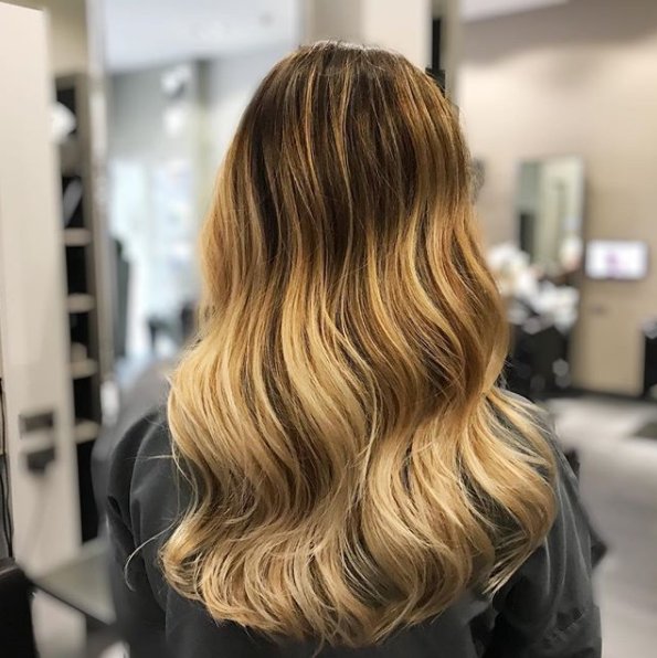 How amazing to see super talented #JosephIAnson from <a href="/MarkLeesonSalon/">Mark Leeson Salon</a>  Mansfield using our CurlBar! Joseph has created the most gorgeous look, no wonder he is the BHA Eastern Hairdresser Of The Year 2017 winner!
Joseph used the 32mm CurlBar - talk about hair crush!
#hotlooks