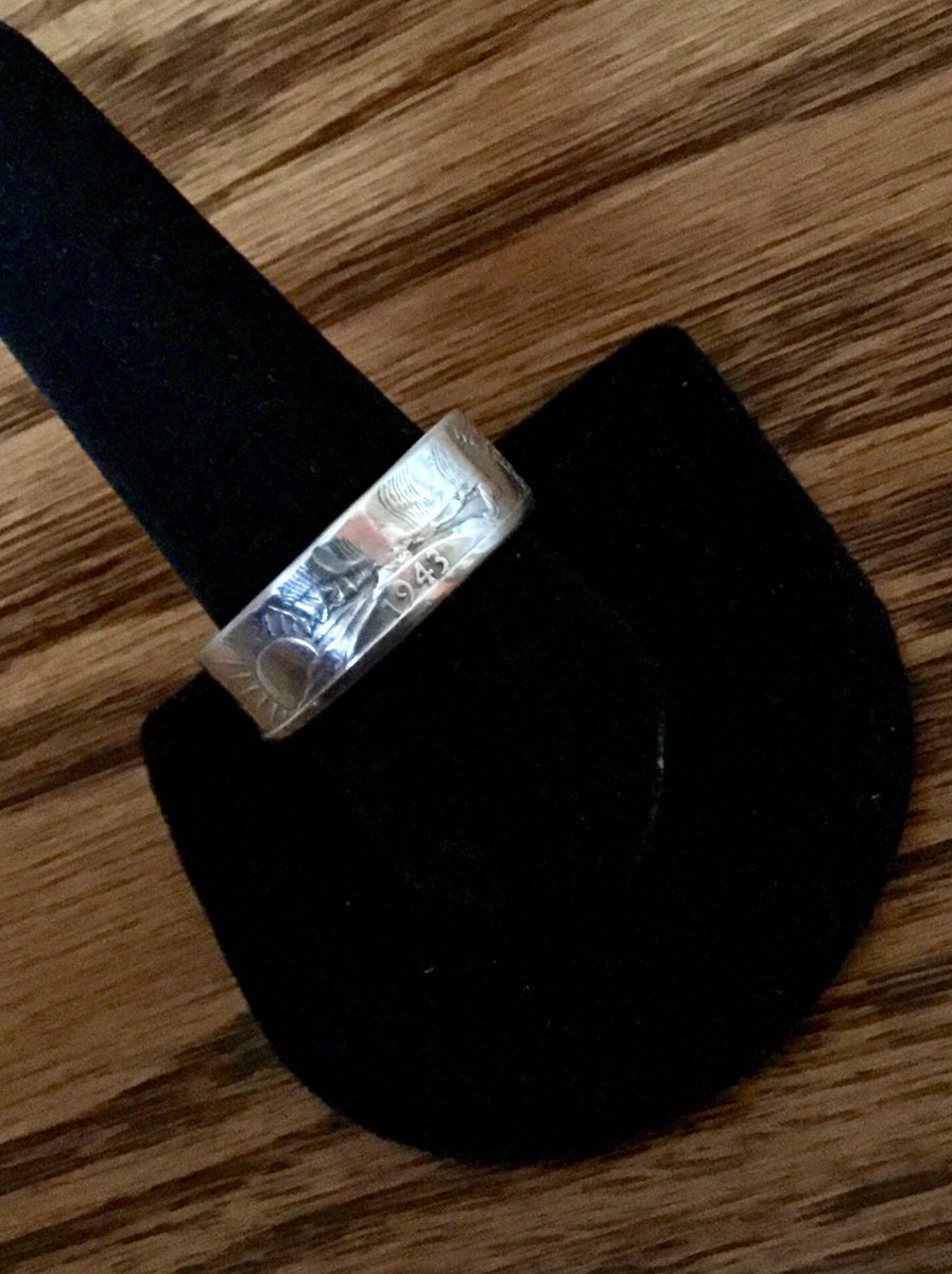 CoinDesigners's tweet image. These make a great Gift for that special person.
Walking Liberty Half Dollar Coin Ring, 90% Silver.
$50 free shipping. Sizes 10-12 Available 1942 to 1945