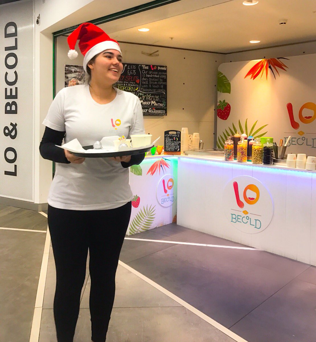loandbecold's tweet photo. The Lo &amp; Becold team are full of smiles and cheer, you can count on it most, this time of year! @Bullring https://t.co/VJCdwcTaQA