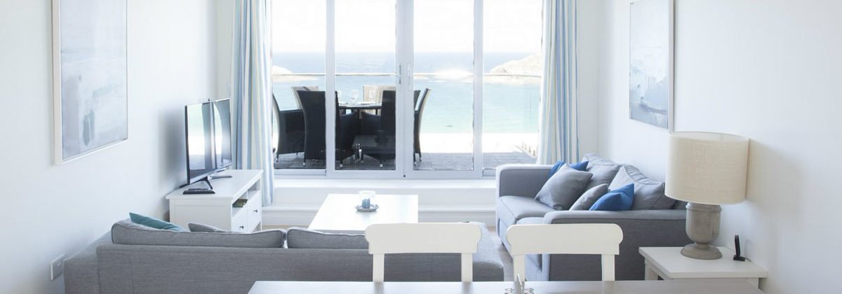 We are delighted to say that we have extended our New Year’s Eve Break in apartment 10, to a 4 night stay for the price of 3! Hurry, it's the last apartment we have available! crantockbay.co.uk/holiday-apartm…
