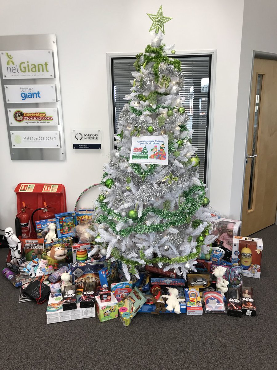 Extremely proud to be part of @KEY103 @CFKKEY103  <a href="/cashforkids/">Cash for Kids</a> #MissionChristmas #CFKJumperDay and want to thank everyone who has donated gifts and money to this worthy cause! :)