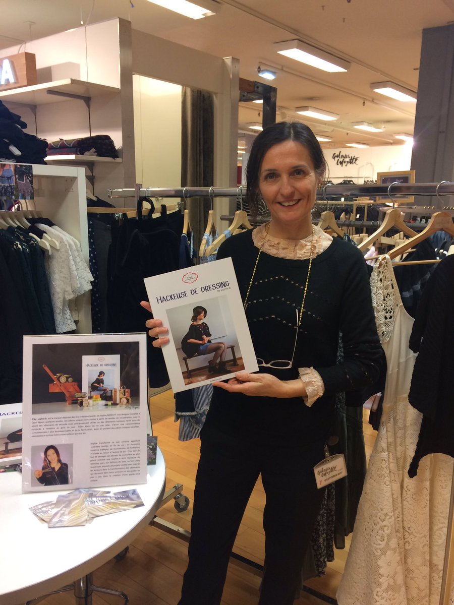 NIUKAPARIS's tweet photo. Heureuse de retrouver Sophie by Sophieb qui est aux Galeries Lafayette pour promouvoir son livre "hackeuse de dressing" éco-création ❤️ bravo ! @bysophieb #ecocreation #couture #dressing #hackeuse #madeinfrance #developpementdurable #frenchtouch https://t.co/r5rgRIJItw