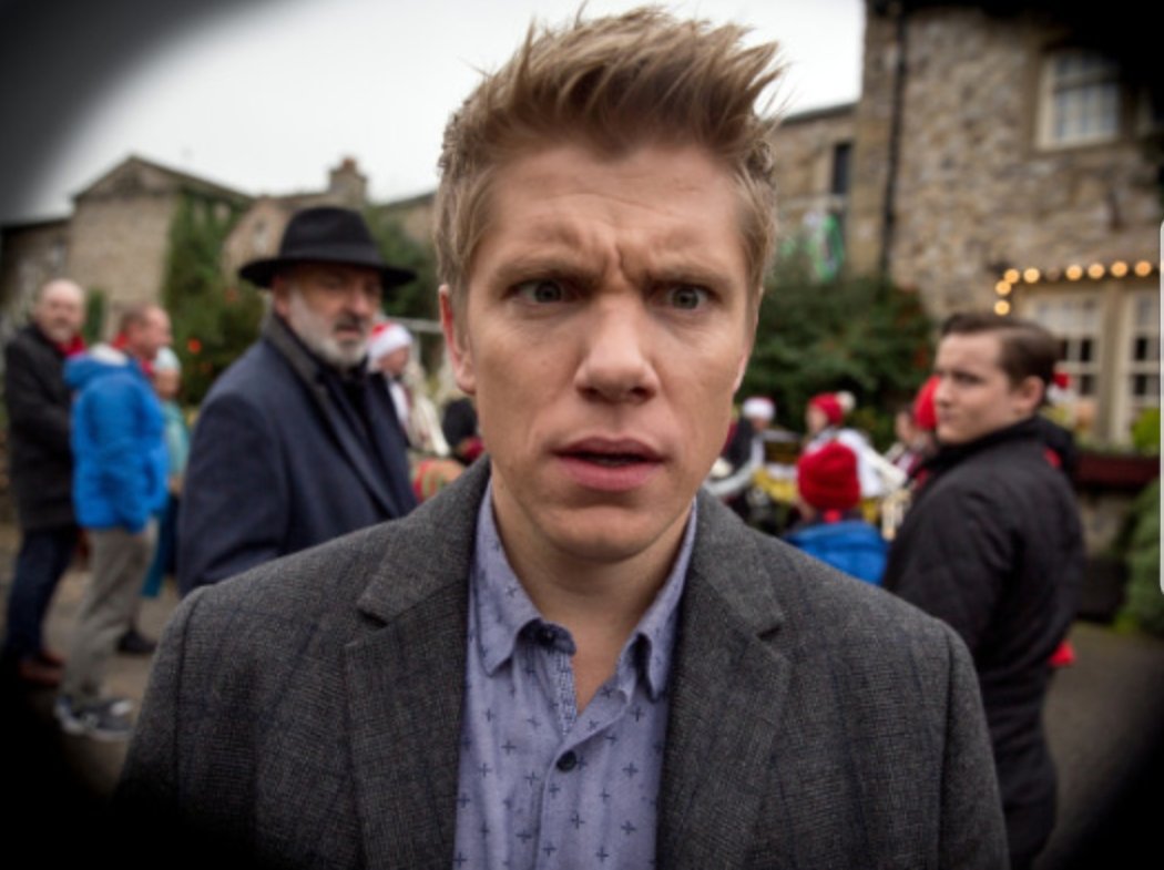 RoseSugden's tweet photo. Proof lawrence looking at his "husband"
#robrence https://t.co/WrWZBzRzSO