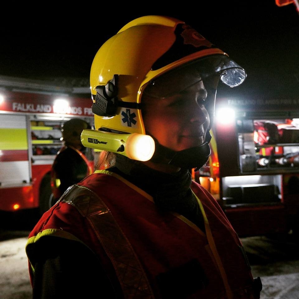 FalklandsinUK's tweet photo. The #Falklands first full-time female #Firefighter , Vicky Collier is in London doing some #training &amp; comparing roles with @LondonFire #LFB . @FSCmoreton @IFFMagazine @Duane1835 @JDC_LTD @DFRMOFIRE @CFOAfire @thefirecamera @CarisStevens @SamuelMiller94 @FIRE_Editor @TiphanieMay https://t.co/BUgZWKhON1