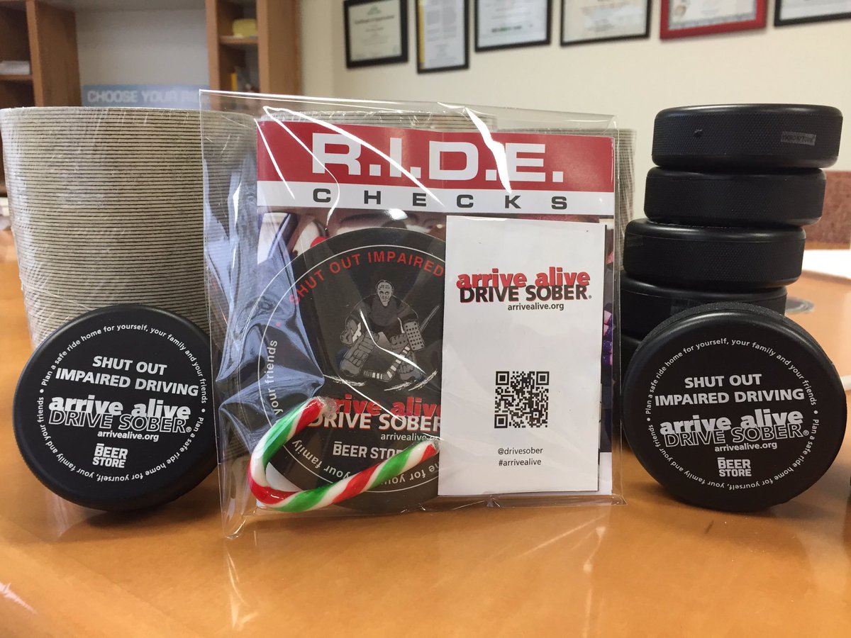 RIDEcheck's tweet image. This weekend, make sure your keys are in the hands of a sober #DesignatedDriver! #arrivealive @Diamondlawtor @humbercollege @PizzaNova