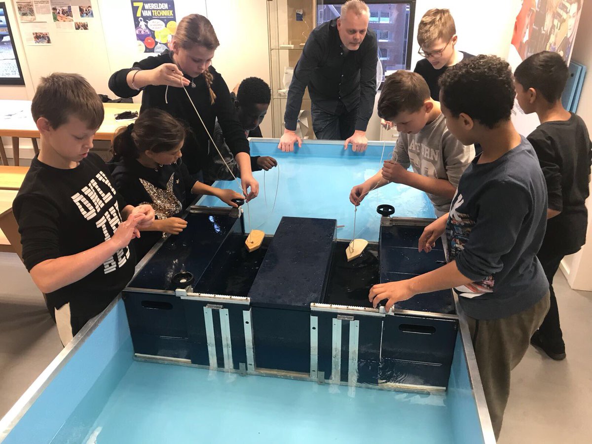 Obsdevoorzaan's tweet image. @TOPklas bouw: groep 7&amp;amp;8 neemt een kijkje bij de bouw van de grootste sluis ter wereld. Wat een bijzondere leerervaring! #ZaanPrimair #shipijmuiden #techportcampus