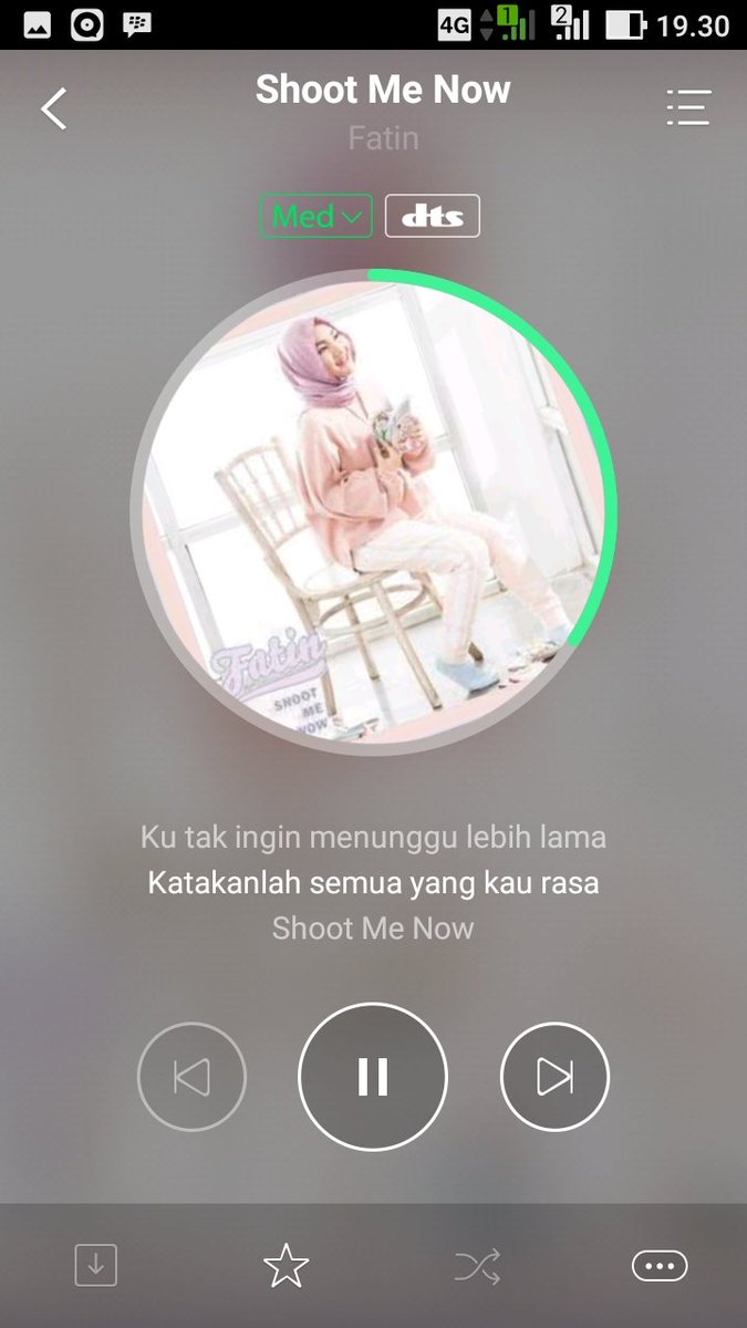 Menyimak single terbaru <a href="/FatinSL/">Fatin Shidqia Lubis</a> via <a href="/JOOX_ID/">JOOX Indonesia</a> #ShootMeNow ... bagus!, masih Fatin...