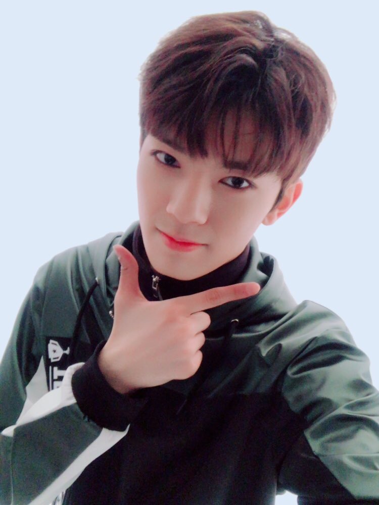 DQhoABDUEAAc7ts.jpg:orig