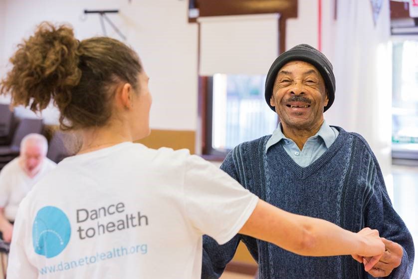 Dance_to_Health's tweet image. We are loving the smiles and happy faces at our session at Laurel Road Community Centre in #Birmingham yesterday! Find out more about sessions in Birmingham here bit.ly/2h7t9ZD #DancetoHealth