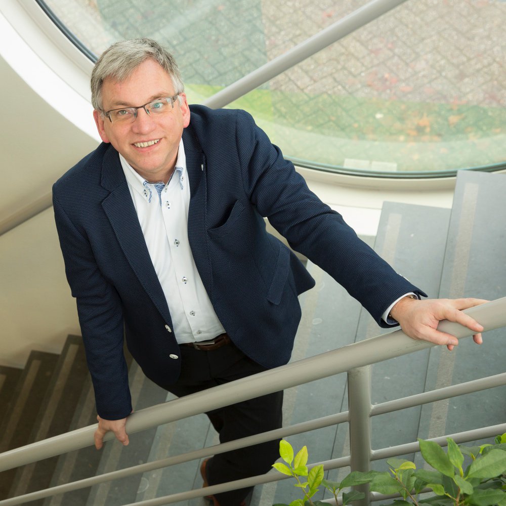 madaster's tweet image. “Als er huizen in staan, waarom dan ook geen straten en parken?&quot; #KeesBoot directeur @buroboot over Madaster bit.ly/2zTxUgd #CirculaireEconomie #Vastgoed #Materialenpaspoort #duurzaam