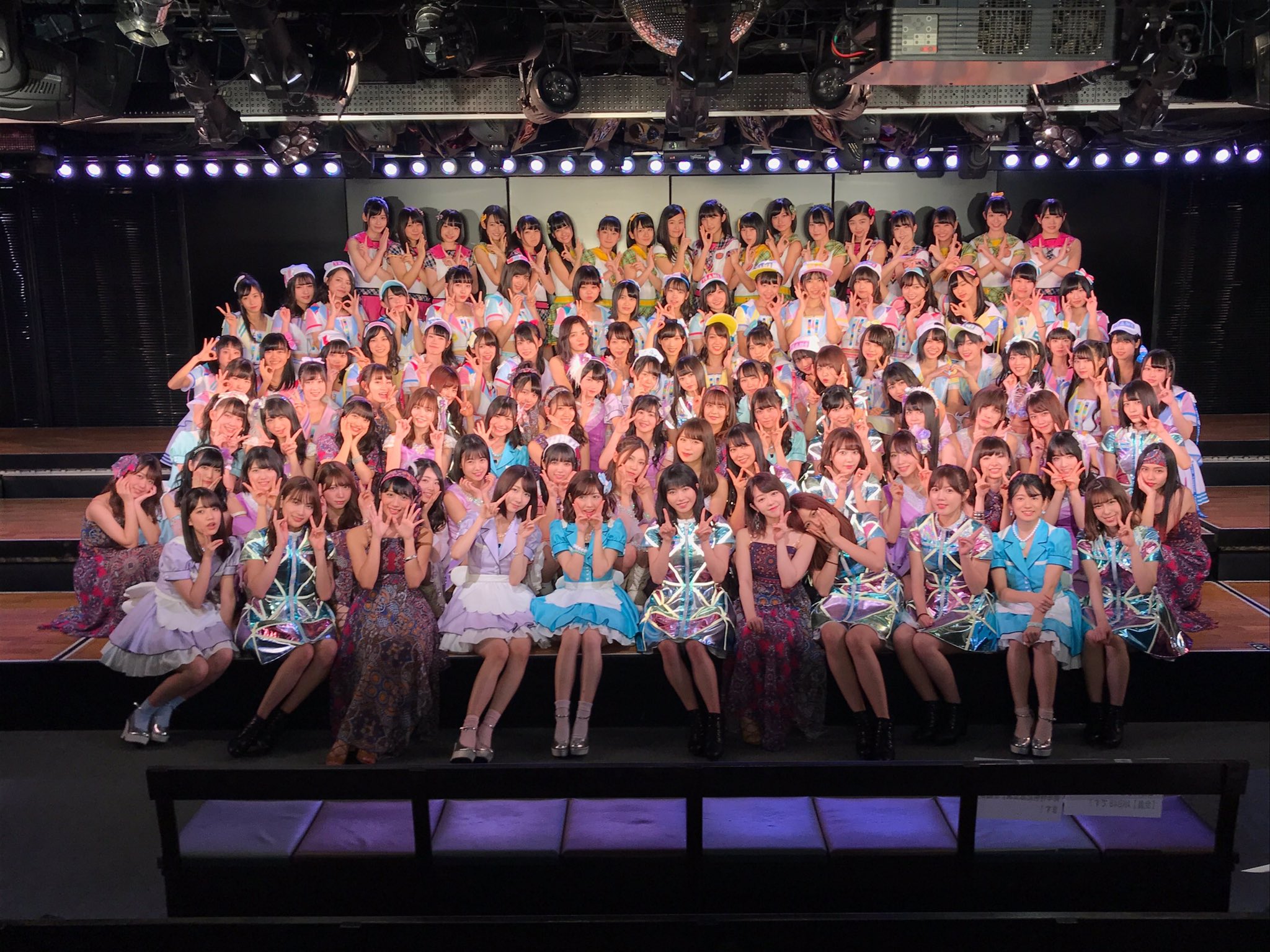 横山由依 Akb48 12周年記念公演でした 05年の12月8日 この劇場に立ってくださった先輩メンバーの想いをこれからも繋いでいきたいです 組閣があり 感情がいろいろですが 13年目も応援よろしくお願いします Akb48と同じ誕生日って改めて