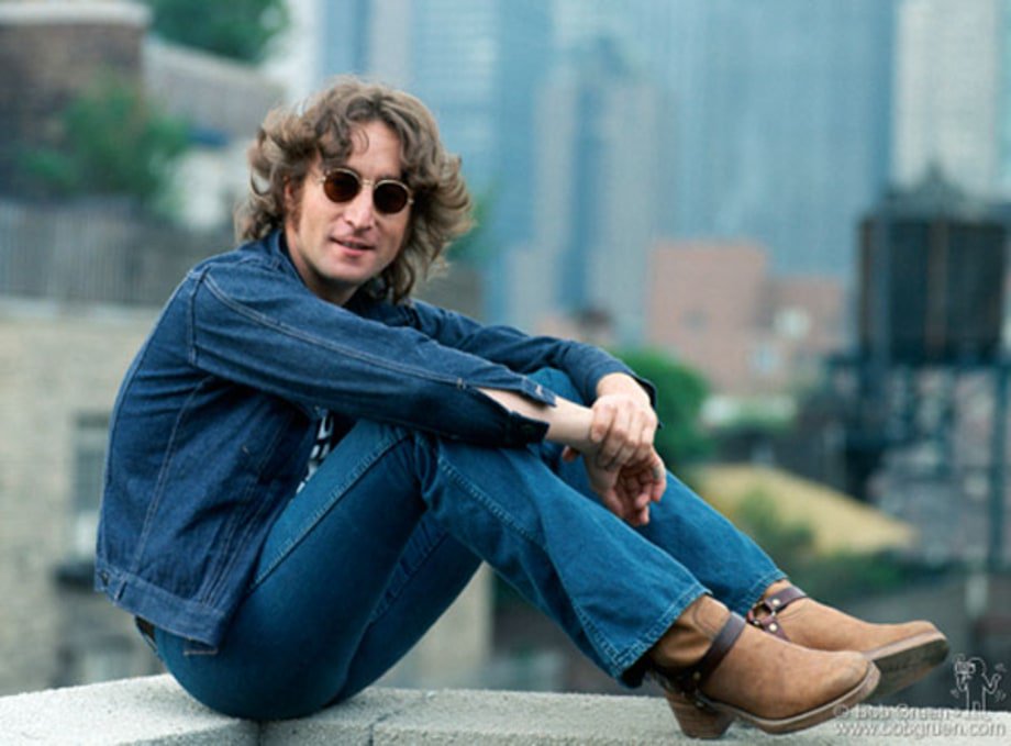 #JohnLennon December 8th. 37 years without John :( 
johnlennon.talktalk.net/index.html