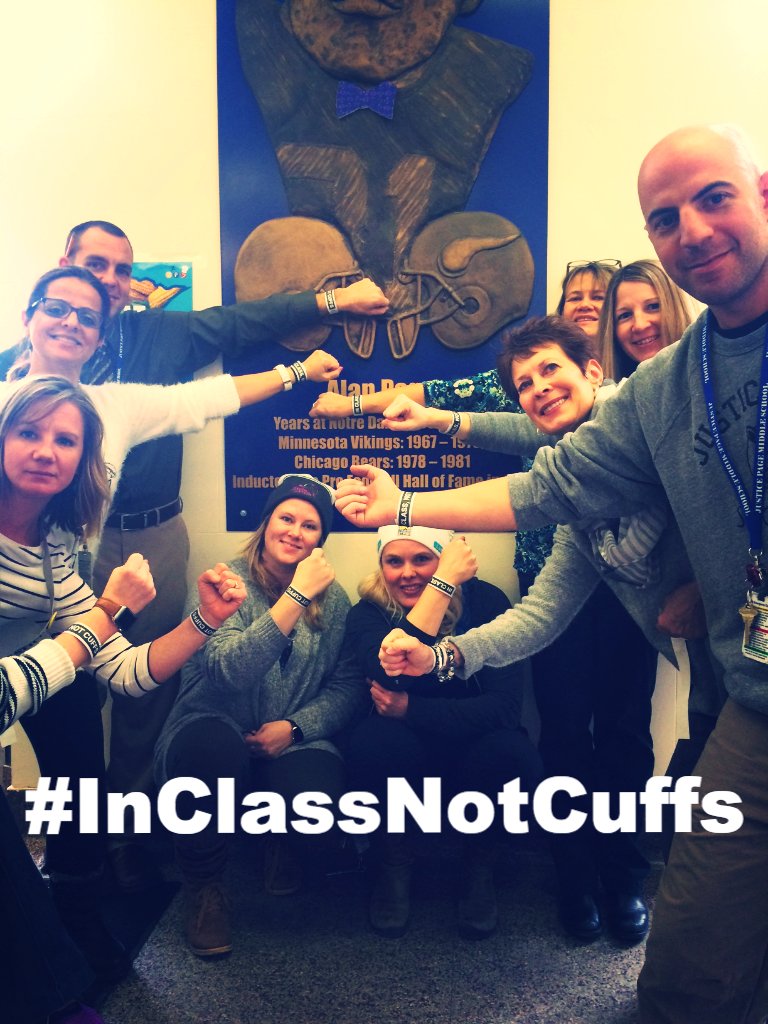 Teachers at <a href="/MPS_JusticePage/">Justice Page School</a> are wearing wristbands to show they believe that #students belong #InClassNotCuffs! 📷: <a href="/cedarleaffy/">elissa cedarleaf</a> #E4EMN Join them: mobilize4change.org/l4iXcfk