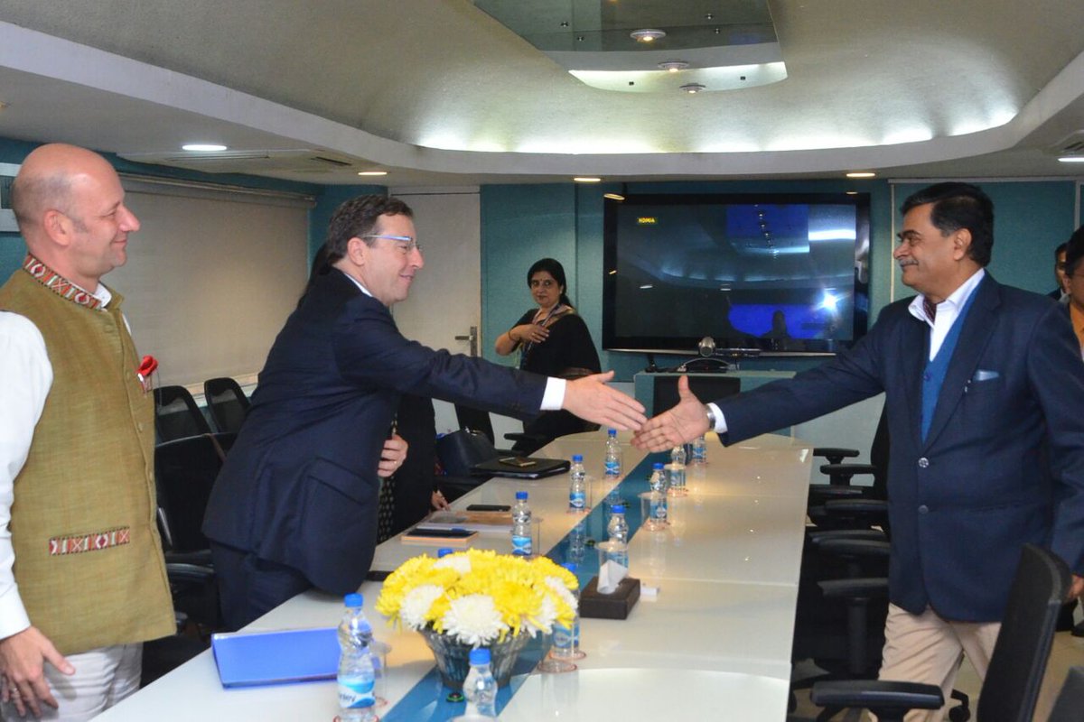 .@UNDP Administrator, @ASteiner and @RajKSinghIndia, @MinOfPower meet in support of #India’s #Saubhagya scheme, which aims to provide #electricity to all households by 2019.

#SteinerInIndia