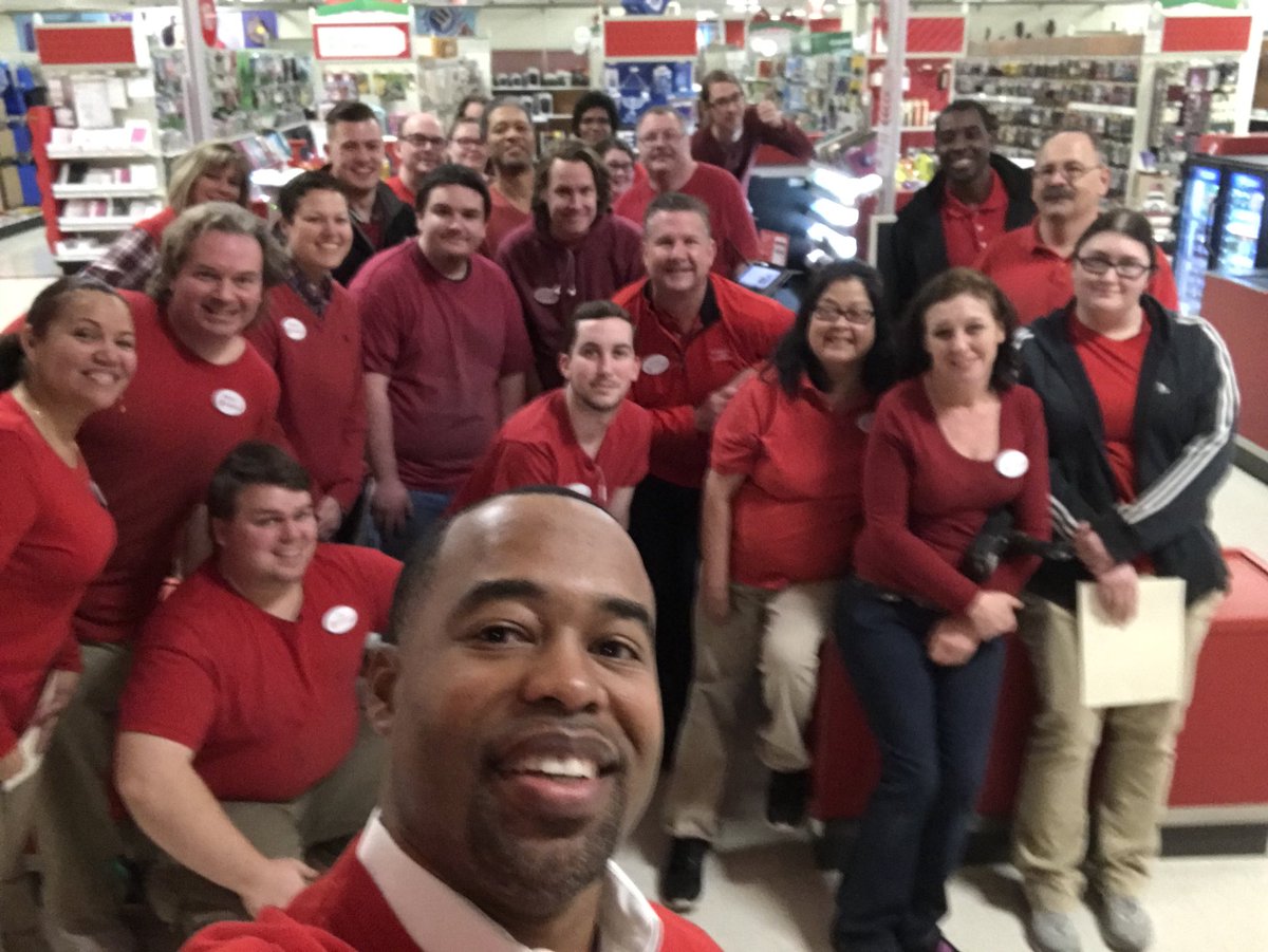 ImTheOtherJD's tweet photo. My DTL Anthony and APBP Stefanie,  completed the annual Donut Drop recognition for my logistics team this morning promptly at 5am!  Had to catch a selfie!  It’s a great feeling when you have great support from your leadership team~thank you!!! https://t.co/LZWaALg4p0