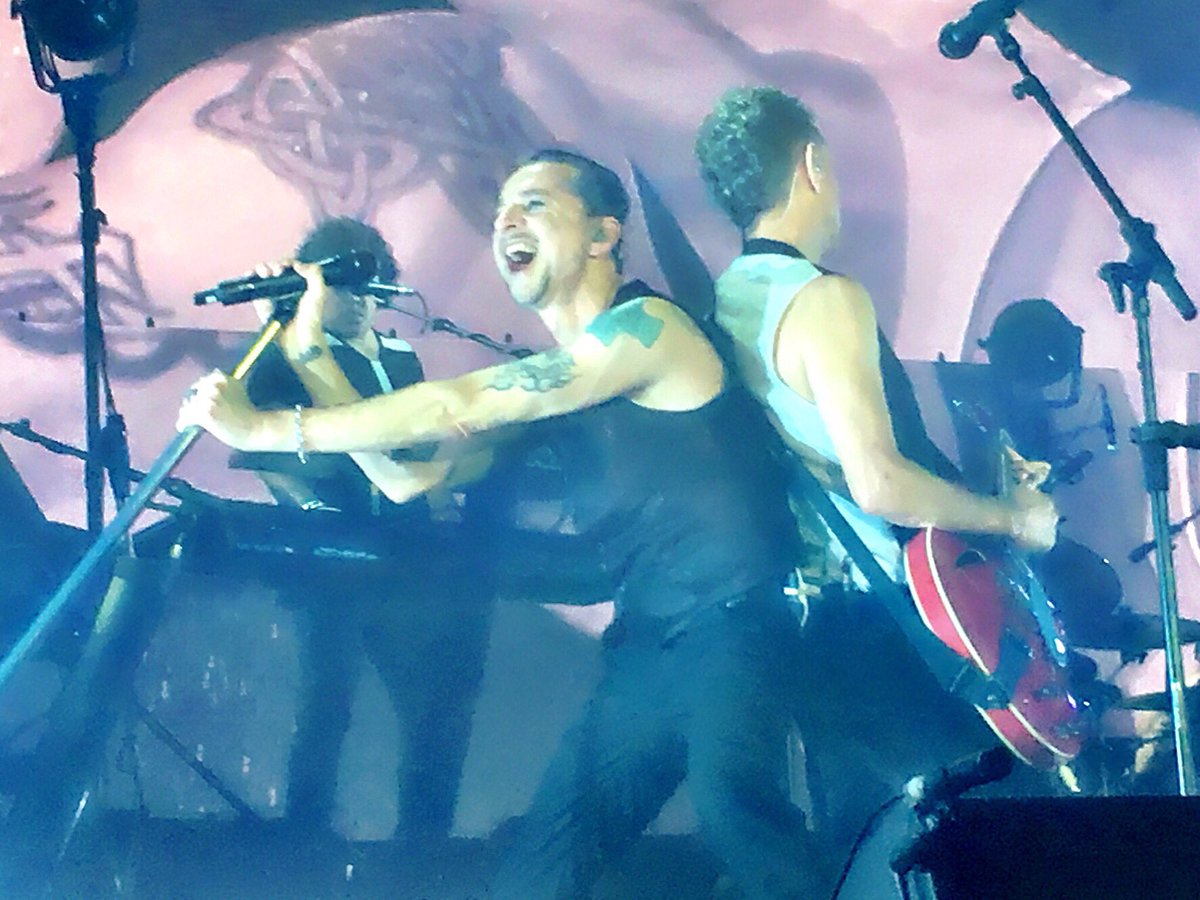 Madison1E1Frank's tweet photo. ❤️ #DepecheMode #GlobalSpiritTour #WinterLeg #Barcelona #GoraGore etc 😍 https://t.co/HsGcgW2xah