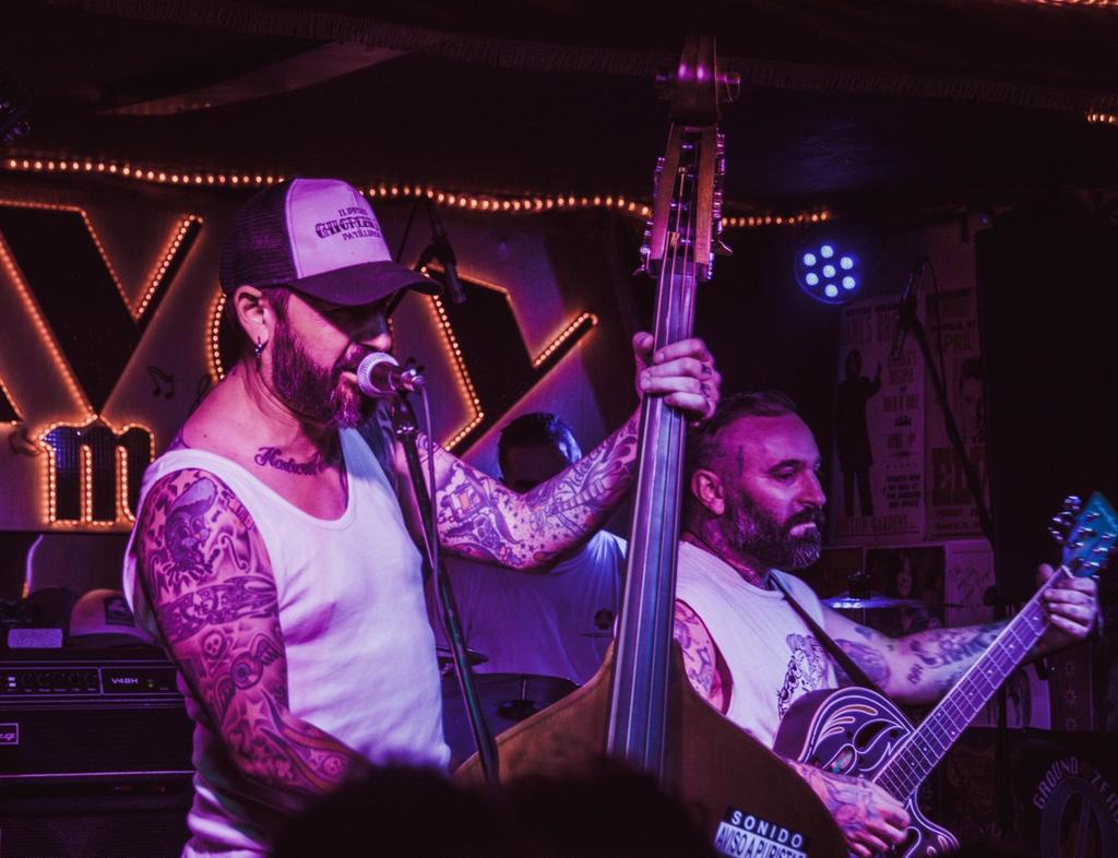 Ilustres patilludos!!
#chigrebilly #rockandroll #asturias #countrymusic #punk <a href="/EspDelMusico/">Espacio del Músico Ⓜ️</a> <a href="/musica/">Musica</a>